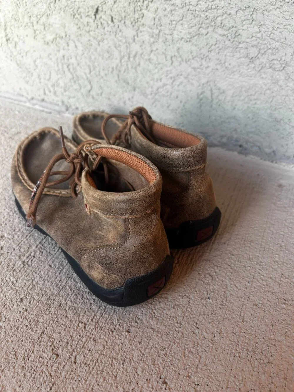 VINTAGE Y2K Boys leather AMERICAN EAGLE brown tie shoes. sz 3M